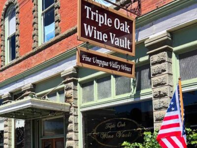 Triple Oak tasting room in Oakland Oregon